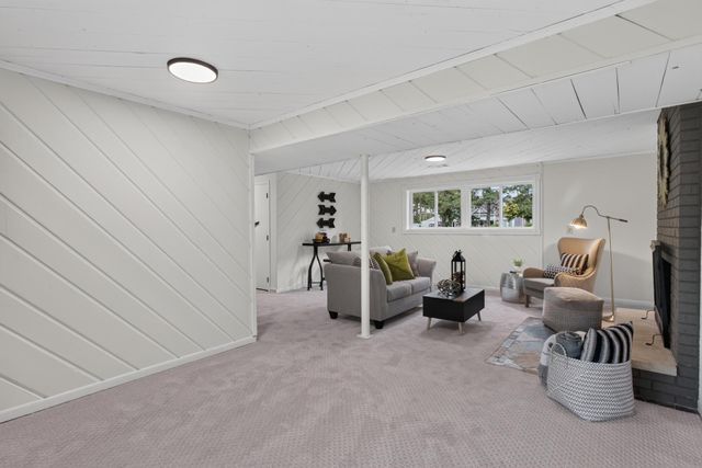 6266 Rivlyn Avenue NW, Anoka, MN 55303