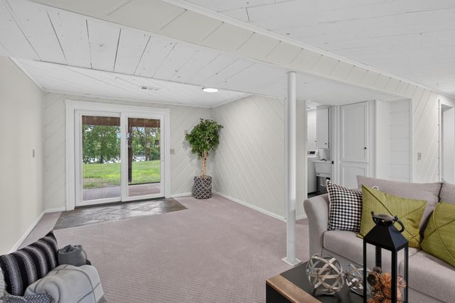 6266 Rivlyn Avenue NW, Anoka, MN 55303