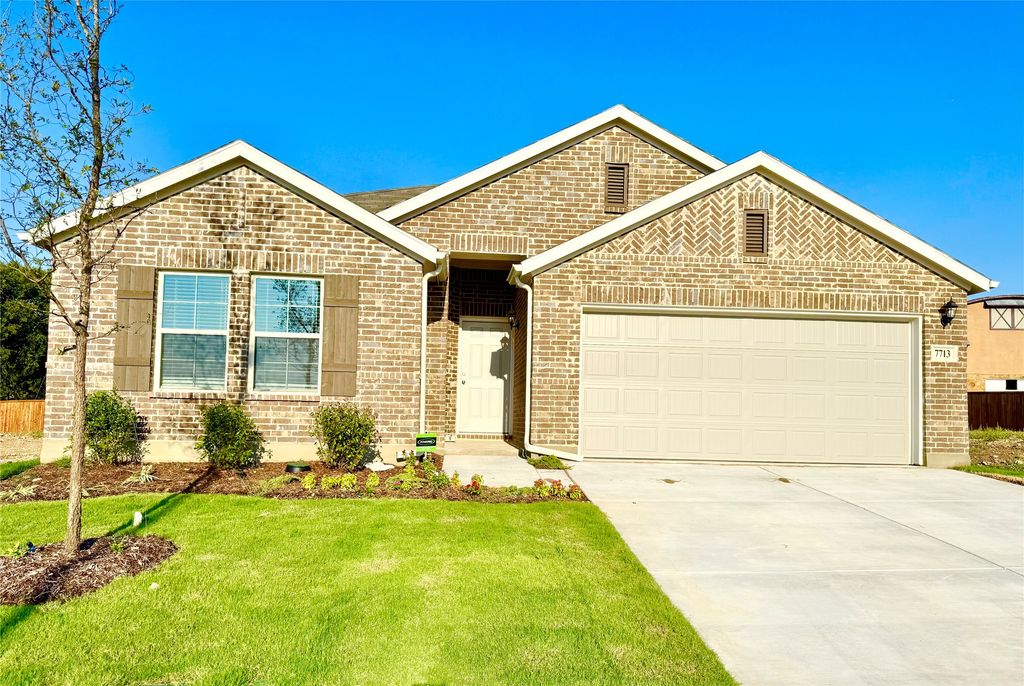 7713 Moosewood Drive, Fort Worth, TX 76131