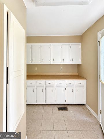 677 Bankshire Drive, Suwanee, GA 30024