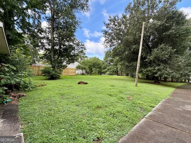 677 Bankshire Drive, Suwanee, GA 30024