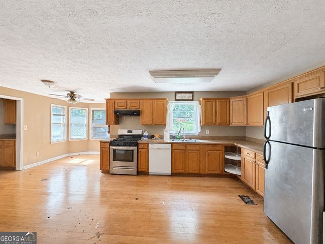 677 Bankshire Drive, Suwanee, GA 30024