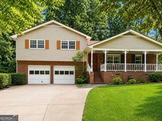 677 Bankshire Drive, Suwanee, GA 30024
