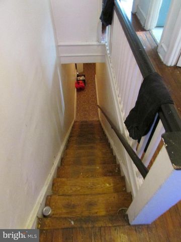 524 W TABOR RD, Philadelphia, PA 19120