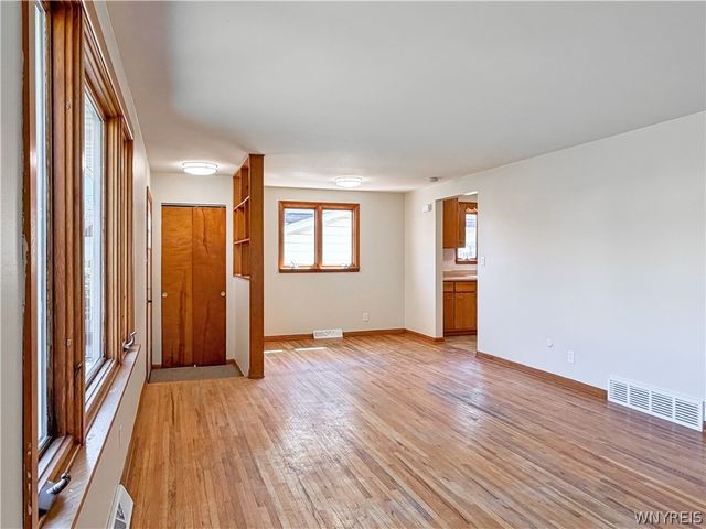 874 Beach Road, Cheektowaga, NY 14225