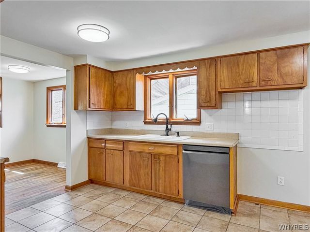 874 Beach Road, Cheektowaga, NY 14225