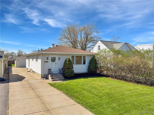 874 Beach Road, Cheektowaga, NY 14225