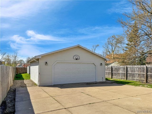 874 Beach Road, Cheektowaga, NY 14225