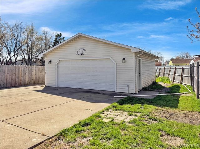 874 Beach Road, Cheektowaga, NY 14225
