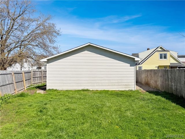 874 Beach Road, Cheektowaga, NY 14225