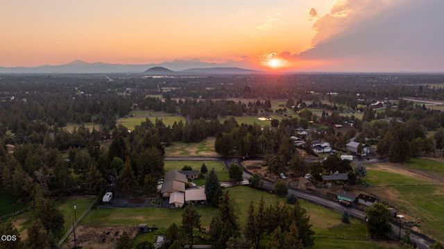 22539 Martee Lane, Bend, OR 97701