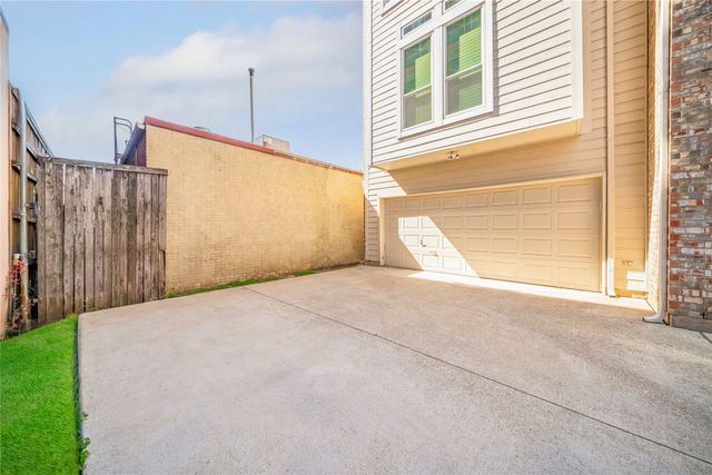 2906 Thomas Avenue, Dallas, TX 75204