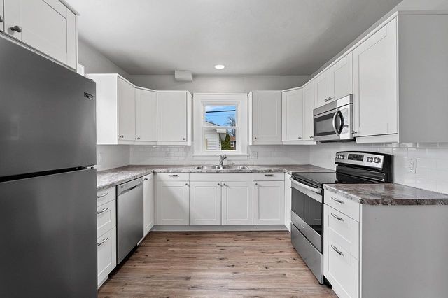 727 E CALUMET STREET, Appleton, WI 54915
