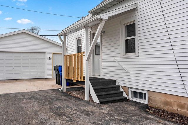 727 E CALUMET STREET, Appleton, WI 54915