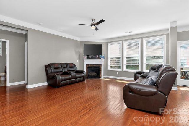 5033 El Molino Drive, Charlotte, NC 28214