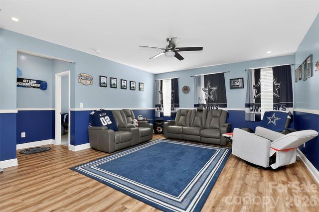 5033 El Molino Drive, Charlotte, NC 28214