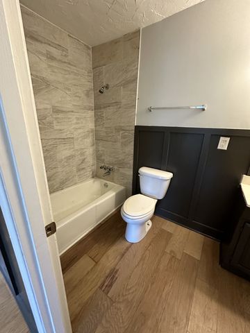 441 Harding Pl Apt A1, Nashville, TN 37211