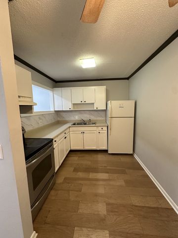 441 Harding Pl Apt A1, Nashville, TN 37211