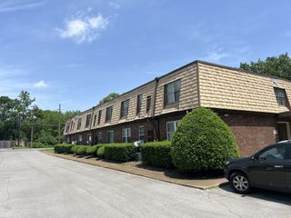 441 Harding Pl Apt A1, Nashville, TN 37211