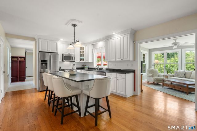 14 Westwood Drive, Canton, CT 06019