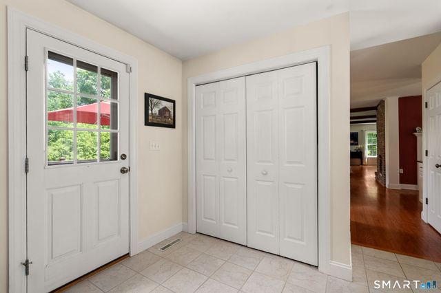 14 Westwood Drive, Canton, CT 06019