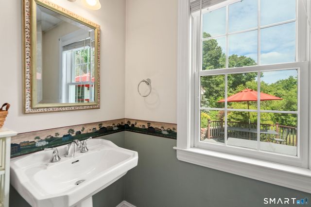 14 Westwood Drive, Canton, CT 06019