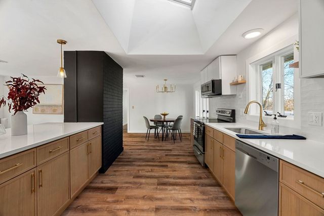 11 Murray Street, Peabody, MA 01960