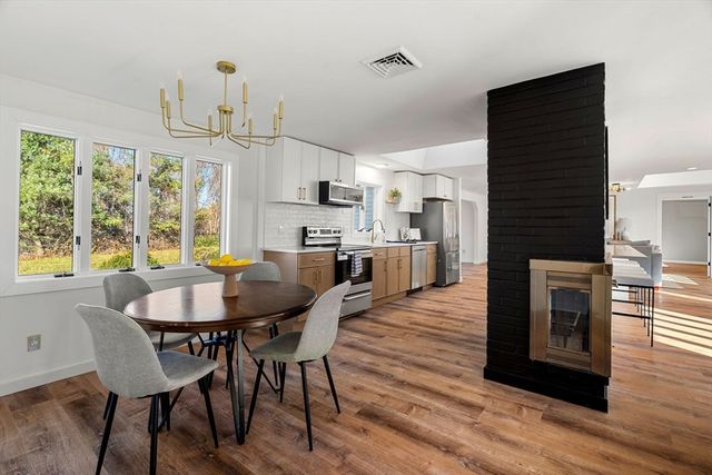 11 Murray Street, Peabody, MA 01960