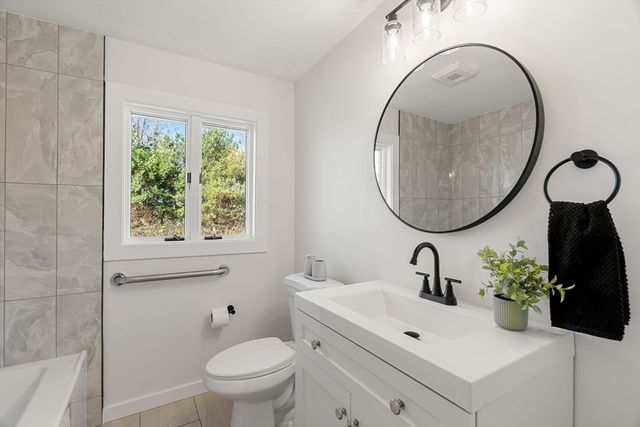 11 Murray Street, Peabody, MA 01960