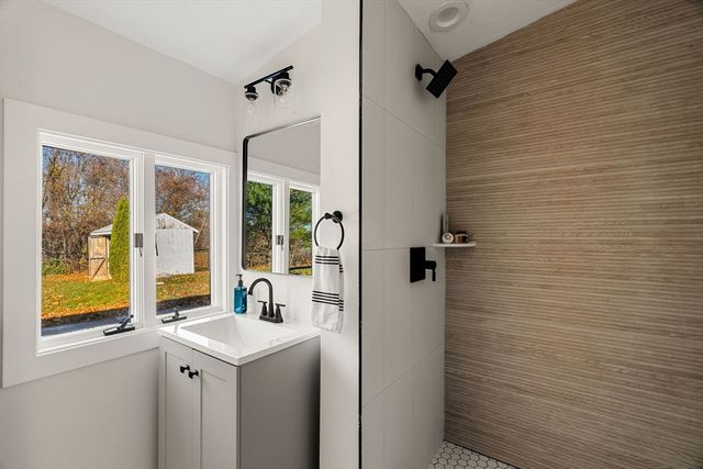 11 Murray Street, Peabody, MA 01960