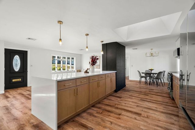 11 Murray Street, Peabody, MA 01960