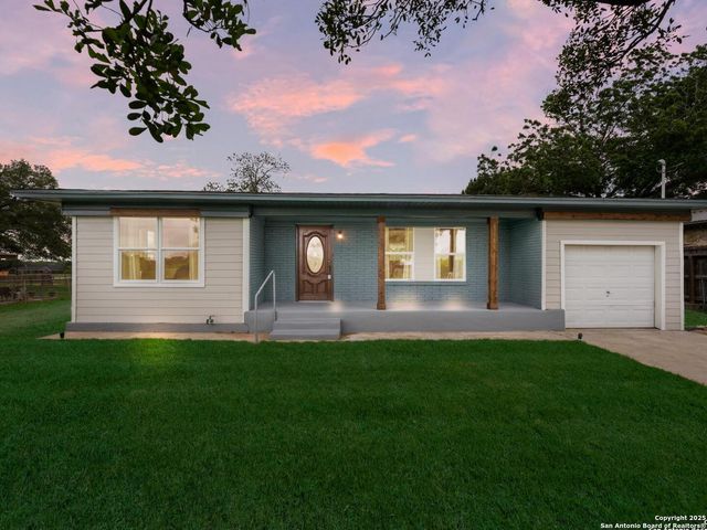 10246 Loop 106, Adkins, TX 78101