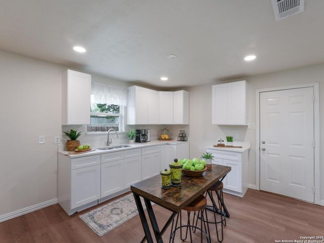 10246 Loop 106, Adkins, TX 78101