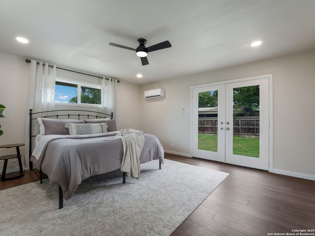 10246 Loop 106, Adkins, TX 78101