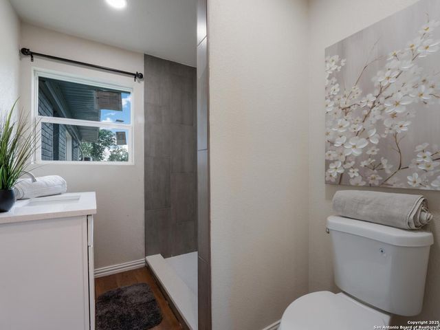 10246 Loop 106, Adkins, TX 78101