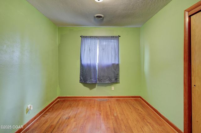 2205 Lincoln Avenue, Baxter Springs, KS 66713