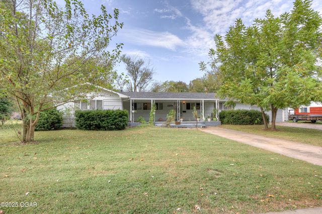 2205 Lincoln Avenue, Baxter Springs, KS 66713