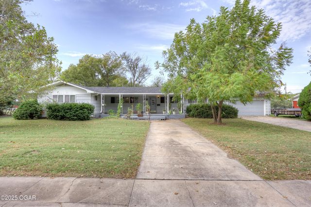 2205 Lincoln Avenue, Baxter Springs, KS 66713