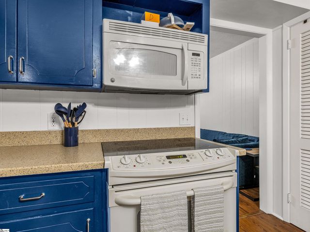 110 Ridgeway Road, Spartanburg, SC 29301