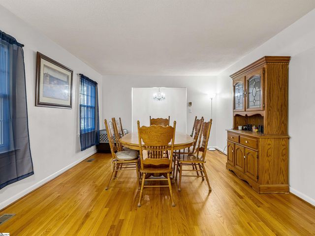 110 Ridgeway Road, Spartanburg, SC 29301