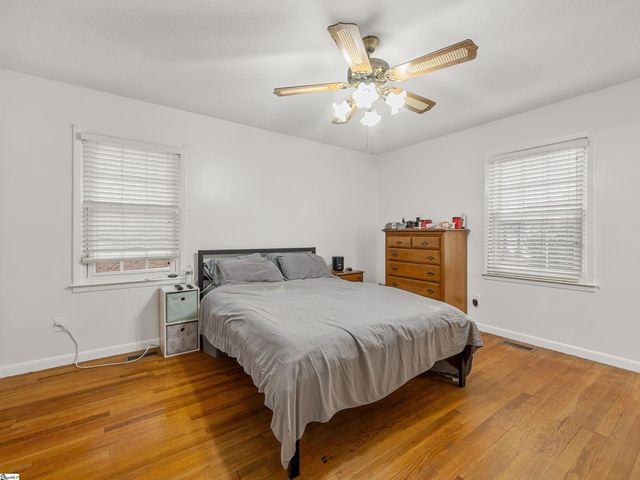 110 Ridgeway Road, Spartanburg, SC 29301