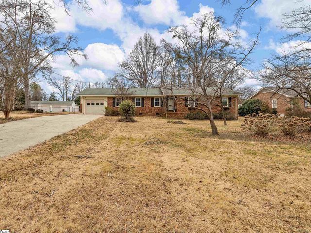 110 Ridgeway Road, Spartanburg, SC 29301