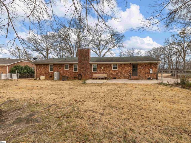 110 Ridgeway Road, Spartanburg, SC 29301