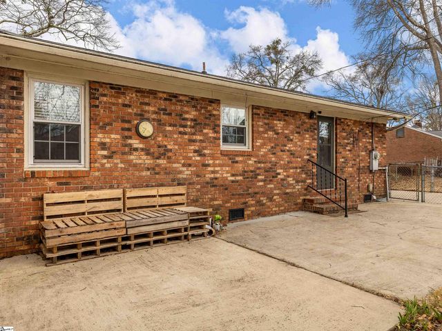 110 Ridgeway Road, Spartanburg, SC 29301