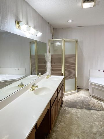 1096 Three Pine Ln, Deridder, LA 70634