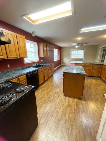 1096 Three Pine Ln, Deridder, LA 70634