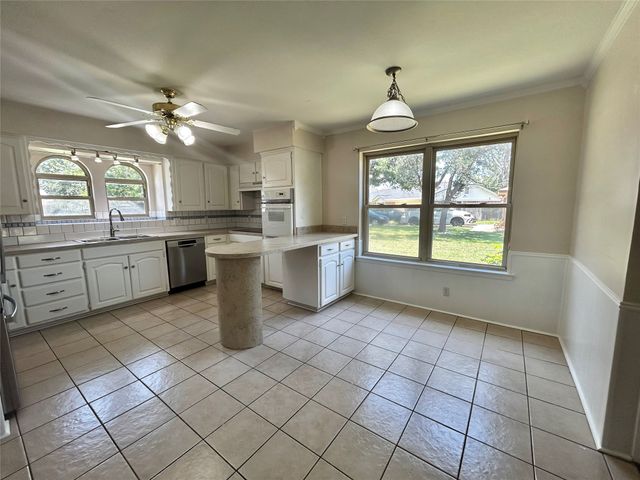6209 Gayle Drive, North Richland Hills, TX 76180