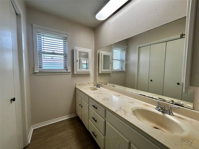 6209 Gayle Drive, North Richland Hills, TX 76180