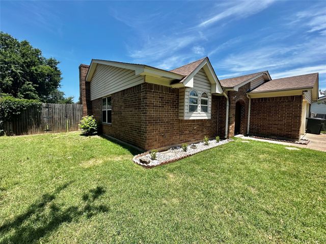 6209 Gayle Drive, North Richland Hills, TX 76180