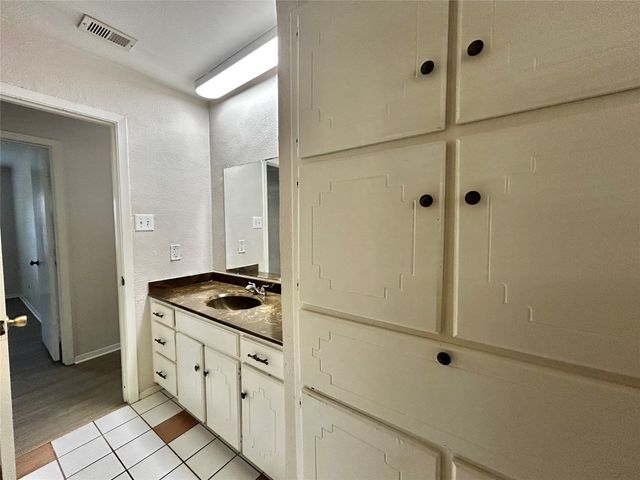 6209 Gayle Drive, North Richland Hills, TX 76180